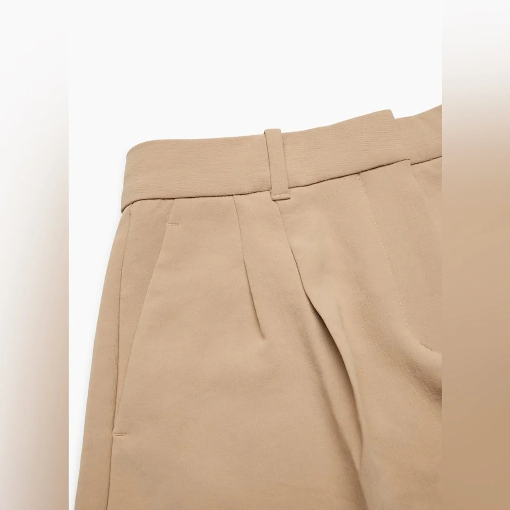 Aritzia The Effortless Short™ Lo-rise Mini Shorts Gold Camel - Picture 6 of 8